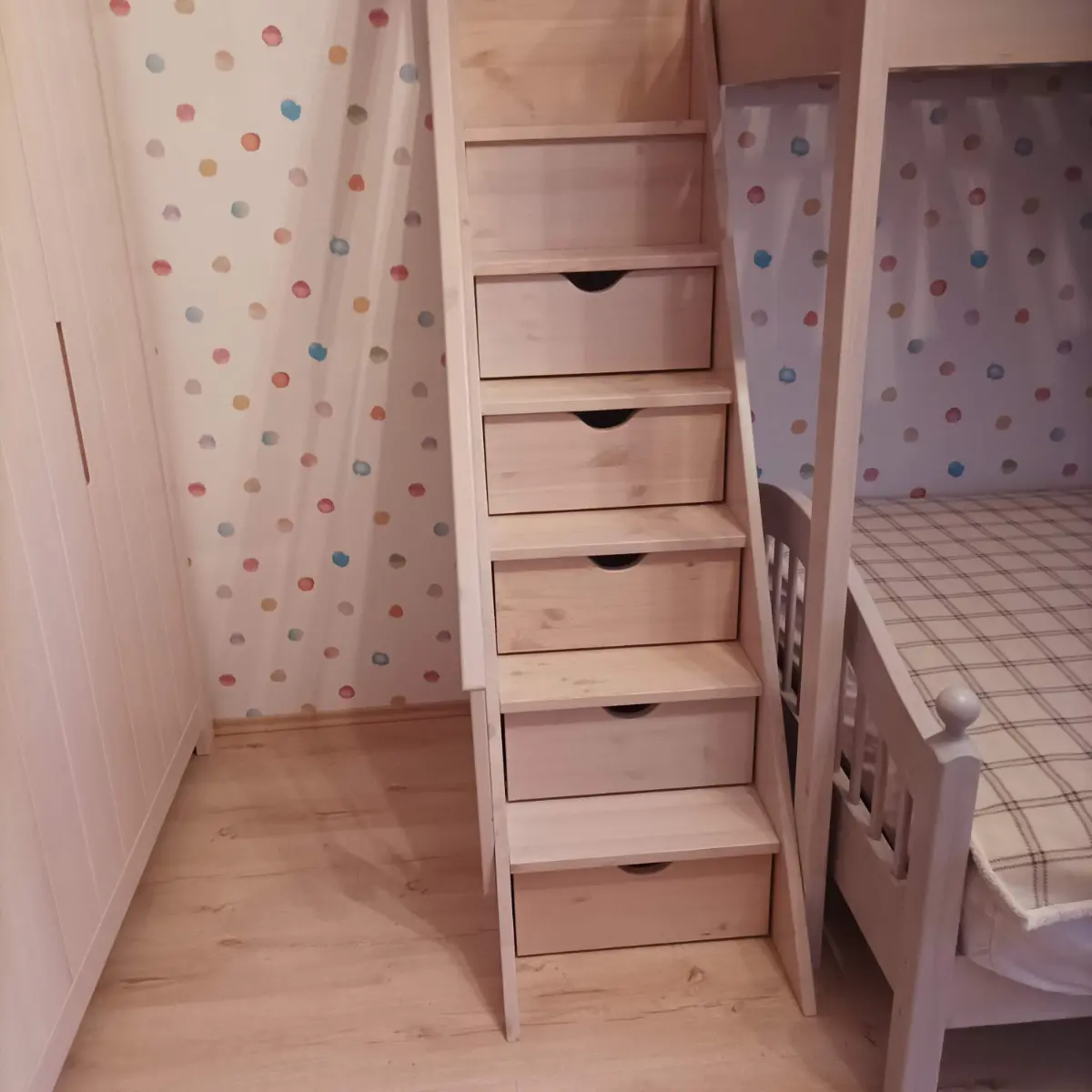 Lépcsős gyerekágy
